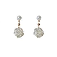 Zinc Alloy Øreringe, med harpiks pearl, Flower, guldfarve belagt, for kvinde, 12x28mm, Solgt af par