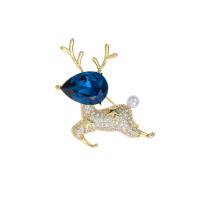 Cubic Zirconia Broche, Messing, med Plastic Pearl, Deer, mode smykker & Micro Pave cubic zirconia & for kvinde, flere farver til valg, nikkel, bly & cadmium fri, 34x30mm, Solgt af PC