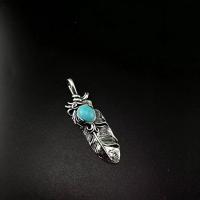 Pendentifs de Feather alliage zinc, alliage de zinc, avec turquoise synthétique, forme de plume, Plaqué de couleur d'argent, Vintage & DIY, bleu, protéger l'environnement, sans nickel, plomb et cadmium, 18.40x62x7mm, Vendu par PC