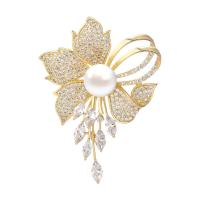 Broche de concha de mar del sur, metal, con Shell Pearl, Flor, chapado en color dorado, micro arcilla de zirconia cúbica & para mujer, libre de níquel, plomo & cadmio, 44x60mm, Vendido por UD