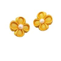 Prás Graí Earring, le Pearl Plaisteacha, Flower, 18K óir plated, do bhean, 24mm, Díolta De réir Péire