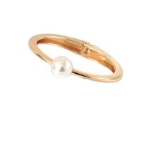 Cink ötvözet Bangle Jewelry, -val Műanyag Pearl, divat ékszerek, aranysárga, nikkel, ólom és kadmium mentes, inner diameter: 58~65mm, Által értékesített PC