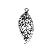 Pendentifs feuilles en alliage de zinc , Plaqué de couleur d'argent, Vintage & DIY & creux, protéger l'environnement, sans nickel, plomb et cadmium, 17x43mm, Vendu par PC