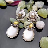 Boucles d'oreilles cristal, alliage de zinc, avec Moonstone & cristal & perle de plastique, Plaqué de platine, bijoux de mode & pour femme, protéger l'environnement, sans nickel, plomb et cadmium, 15.50x43mm, Vendu par paire