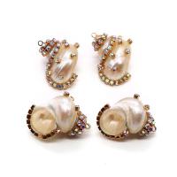 Shell Hangers, Trumpet Shell, met Messing, Schelp, gold plated, DIY & met strass, gemengde kleuren, 15x20-20x25mm, Verkocht door PC