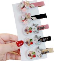 cristal Clip bec, avec tissu & perle de plastique & alliage de zinc, fleur, styles différents pour le choix & pour femme & avec strass, 60mm, Vendu par PC