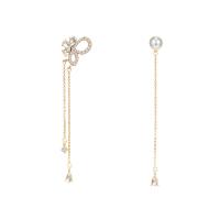 Boucles d'oreilles asymétriques, laiton, Placage de couleur d'or, bijoux de mode & pour femme & avec strass, protéger l'environnement, sans nickel, plomb et cadmium, 95x6mm, Vendu par paire