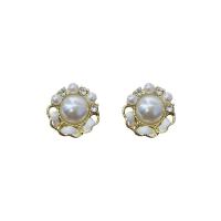 Plastic Pearl Stud Earring, med PU & Zinc Alloy, Flower, guldfarve belagt, Koreansk stil & for kvinde & med rhinestone, 15x15mm, Solgt af par