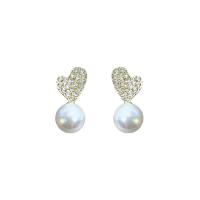 Plastic Pearl Stud Earring, med Zinc Alloy, Heart, guldfarve belagt, Koreansk stil & for kvinde & med rhinestone, 8x17mm, Solgt af par