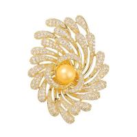 South Sea Shell broche, laiton, avec Shell Pearl, bijoux de mode & pavé de micro zircon & pour femme, doré, protéger l'environnement, sans nickel, plomb et cadmium, 42x56mm, Vendu par PC