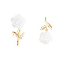 asymmetrische oorbellen, Zinc Alloy, met Hars, Rose, gold plated, mode sieraden & voor vrouw, gouden, nikkel, lood en cadmium vrij, 33mm, Verkocht door pair