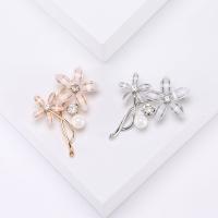 Zinc Alloy Brocher, med Plastic Pearl & Akryl, Flower, forgyldt, mode smykker & for kvinde & med rhinestone, flere farver til valg, nikkel, bly & cadmium fri, 40x50mm, Solgt af PC