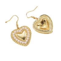 Colgantes de Aleación de Zinc en Forma de Corazón, con Perlas plásticas, chapado en color dorado, Joyería & para mujer, libre de níquel, plomo & cadmio, 27x46mm, Vendido por Par