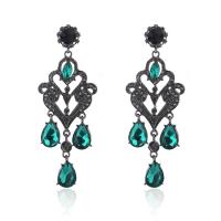 Boucles d'oreilles en alliage de zinc, Placage de couleur noire de plumbum, pour femme & avec strass, vert, protéger l'environnement, sans nickel, plomb et cadmium, 30x80mm, Vendu par paire