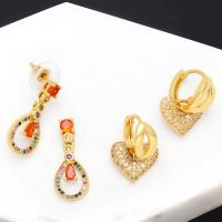 Pendientes de Gota en Latón, metal, chapado, Joyería & diverso tamaño para la opción & diferentes patrones para la opción & micro arcilla de zirconia cúbica, dorado, libre de níquel, plomo & cadmio, Vendido por Par