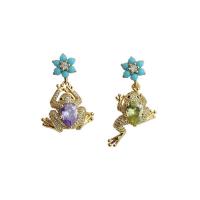 Boucles d'oreilles asymétriques, laiton, grenouille, Placage de couleur d'or, pavé de micro zircon & pour femme, protéger l'environnement, sans nickel, plomb et cadmium, 25x30mm, Vendu par paire