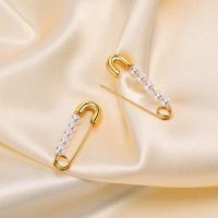 Stainless Steel Lever Terug Earring, 304 roestvrij staal, met Plastic Pearl, Kilt Pin, mode sieraden & voor vrouw, gouden, 33x11mm, Verkocht door pair