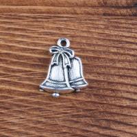 Sinc Alloy Bell Charm, Nollag Bell, dath airgid antique plátáilte, seanré & unisex & stíleanna éagsúla do rogha, dathanna níos mó le haghaidh rogha, nicil, luaidhe & caidmiam saor in aisce, 17x22mm, Fad Thart 38 cm, Díolta De réir PC