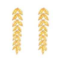 Pendientes de Gota en Latón, metal, trigopan, chapado en oro real, Joyería & micro arcilla de zirconia cúbica & para mujer, más colores para la opción, libre de níquel, plomo & cadmio, 47x9mm, Vendido por Par