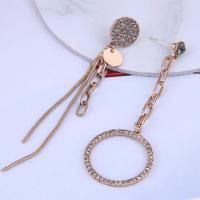 Boucles d'oreilles asymétriques, alliage de zinc, avec strass, Placage de couleur d'or, bijoux de mode & pour femme & creux, protéger l'environnement, sans nickel, plomb et cadmium, 25x67mm, Vendu par paire