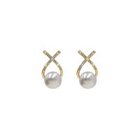 Boucles d'oreilles en laiton zircon cubique pavent, avec perle de plastique, Placage de couleur d'or, bijoux de mode & pavé de micro zircon & pour femme, blanc, 11x20mm, Trou:Environ 4mm, Vendu par paire