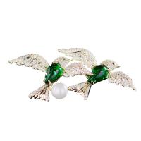 Plástico Broche Perla, metal, con Perlas plásticas, Pájaro, chapado en color dorado, Joyería & micro arcilla de zirconia cúbica & para mujer, verde, libre de níquel, plomo & cadmio, 62x27mm, Vendido por UD