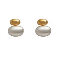 Messing Stud Earring, med Plastic Pearl, mode smykker & for kvinde, gylden, nikkel, bly & cadmium fri, 18x15mm, Solgt af par