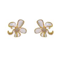 metal Pendiente Clip, Flor, chapado en color dorado, Joyería & micro arcilla de zirconia cúbica & para mujer & esmalte, Blanco, libre de níquel, plomo & cadmio, 22x23mm, Vendido por Par