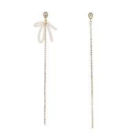 Boucles d'oreilles asymétriques, alliage de zinc, avec perle de plastique & Acrylique, Placage de couleur d'or, bijoux de mode & styles différents pour le choix & pour femme & avec strass, blanc, 2.8x13CM,0.2x13.3CM, Vendu par paire