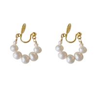 Mässing Örhänge Klipp, med Freshwater Pearl, guldfärg pläterade, mode smycken & för kvinna, vit, nickel, bly och kadmium gratis, 30x21mm, Säljs av Par