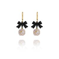 laiton Clip boucle d’oreille, Placage de couleur d'or, bijoux de mode & pavé de micro zircon & pour femme, protéger l'environnement, sans nickel, plomb et cadmium, 32x16mm, Vendu par paire