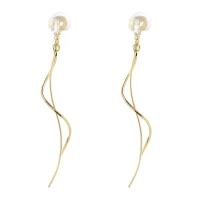 laiton Clip boucle d’oreille, Placage de couleur d'or, bijoux de mode & pavé de micro zircon & pour femme, protéger l'environnement, sans nickel, plomb et cadmium, 82x4mm, Vendu par paire