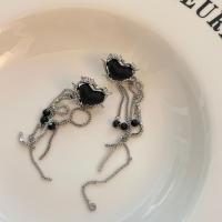 aleación de zinc Pendiente Clip, Corazón, Joyería & micro arcilla de zirconia cúbica & para mujer, Negro, libre de níquel, plomo & cadmio, Vendido por Par