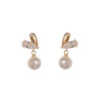 Boucles d'oreilles en laiton zircon cubique pavent, avec perle de plastique, coeur, Placage de couleur d'or, bijoux de mode & pavé de micro zircon & pour femme, blanc, 7x20mm, Trou:Environ 4mm, Vendu par paire