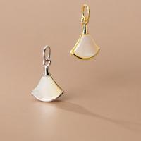 925 Sterling Silver κρεμαστό κόσμημα, με Λευκό Shell, Φύλλα Ginkgo, επιχρυσωμένο, DIY, περισσότερα χρώματα για την επιλογή, 12.50x10x4mm, Sold Με PC