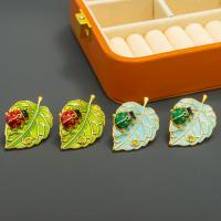 Goujon Laiton, feuille, Placage de couleur d'or, bijoux de mode & pour femme & émail & avec strass, plus de couleurs à choisir, protéger l'environnement, sans nickel, plomb et cadmium, 25x35mm, Vendu par paire