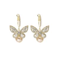 Zinc Alloy Øreringe, med Plastic Pearl, Butterfly, guldfarve belagt, for kvinde & med rhinestone & hule, flere farver til valg, 32x49mm, Solgt af par