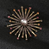 Zinklegering broches, Zinc Alloy, met parel, gold plated, Vintage & mode sieraden & uniseks & met strass, gemengde kleuren, nikkel, lood en cadmium vrij, 53mm, Verkocht door PC