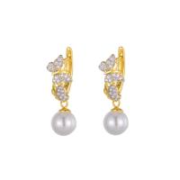 Zircon cubique Micro Pave d'oreille en argent sterling, Argent sterling 925, avec Shell Pearl, papillon, Placage, bijoux de mode & pavé de micro zircon & pour femme, plus de couleurs à choisir, protéger l'environnement, sans nickel, plomb et cadmium, 9.2mm,8mm, Vendu par paire