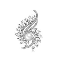 Zinc Alloy Brocher, med Rhinestone & Plastic Pearl, Flower, platin farve forgyldt, mode smykker & Unisex, flere farver til valg, nikkel, bly & cadmium fri, 33x48mm, Solgt af PC