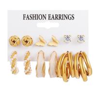 aleación de zinc Aretes, con Perlas plásticas & Acrílico, chapado en color dorado, diferentes estilos para la opción & para mujer & con diamantes de imitación, 6-26mm, Vendido por Set