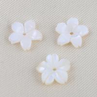 Natural White Shell Kralen, Bloem, DIY, wit, 9.60x1.90mm, Gat:Ca 0.8mm, Verkocht door PC