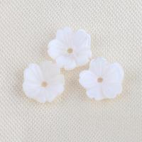 Natural White Shell Kralen, Bloem, DIY, wit, 8x2.60mm, Gat:Ca 0.6mm, Verkocht door PC