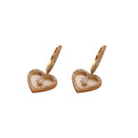 Terningformet Zirkon Micro Pave Messing Øreringe, med White Shell, Heart, forgyldt, Micro Pave cubic zirconia & for kvinde, gylden, 22x12mm, Solgt af par