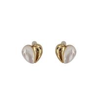 Messinik nasta Korvakorut, Messinki, kanssa Pearl Shell, Sydän, päällystetty, naiselle, kultainen, 15x16mm, Myymät Pair