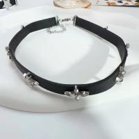 Mode Collier Choker, alliage de zinc, avec cuir PU, Placage de couleur argentée, bijoux de mode & pour femme, noire, protéger l'environnement, sans nickel, plomb et cadmium, Longueur Environ 30 cm, Vendu par PC