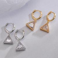 Boucles d'oreilles en laiton zircon cubique pavent, triangle, Placage, bijoux de mode & pavé de micro zircon & pour femme, plus de couleurs à choisir, protéger l'environnement, sans nickel, plomb et cadmium, 23x11mm, Vendu par paire