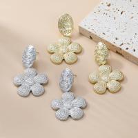 Zinc Alloy Stud Earring Flower plated fashion jewelry & for woman nickel lead & cadmium free Sold By Pair