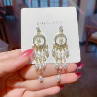 Zinc Alloy Tassel Earring, met Plastic Pearl, gold plated, voor vrouw & met strass & hol, 20x60mm, Verkocht door pair