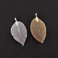 Pendants Sinc Alloy Leaf, plátáilte, DIY, dathanna níos mó le haghaidh rogha, 27x56mm, Díolta De réir PC